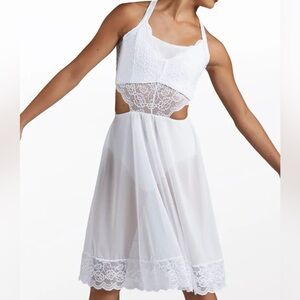 White Lace Weissman lyrical dress, Size XSAdult with backless cutouts